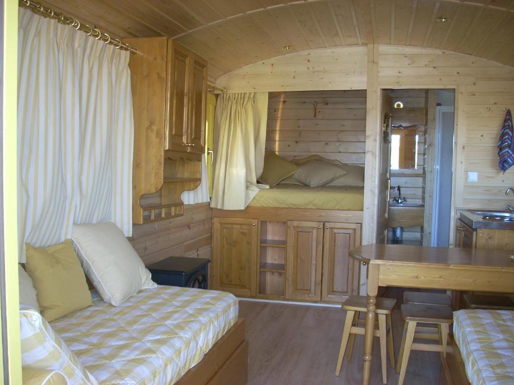 Les Roulottes De La Ferme Des Chanaux Saint-Julien-d'Ance Habitación foto