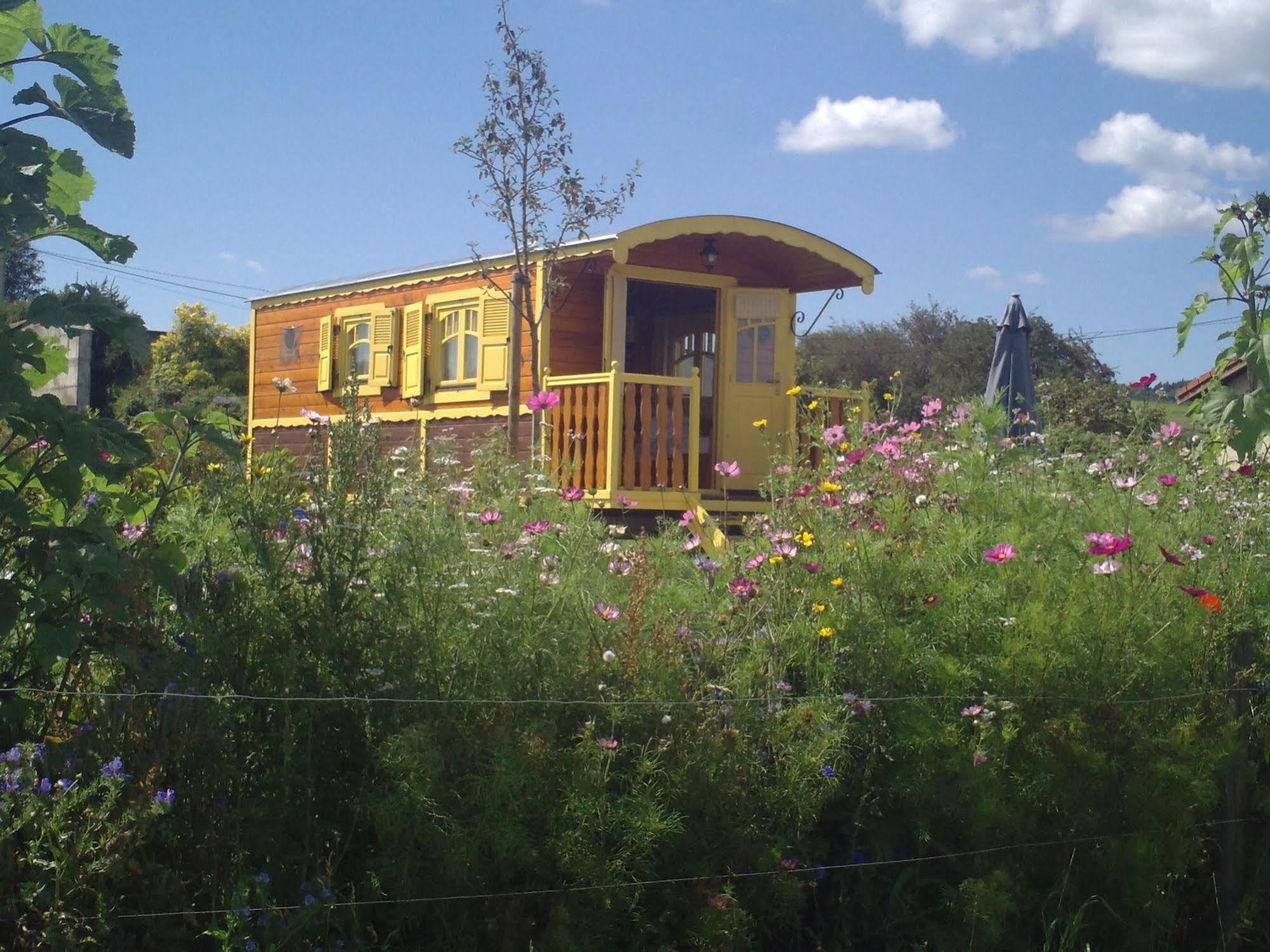 Les Roulottes De La Ferme Des Chanaux Saint-Julien-d'Ance Exterior foto